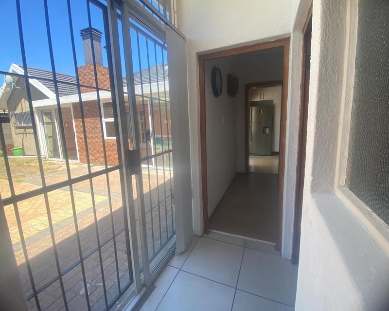 3 Bedroom Property for Sale in Chrismar Western Cape